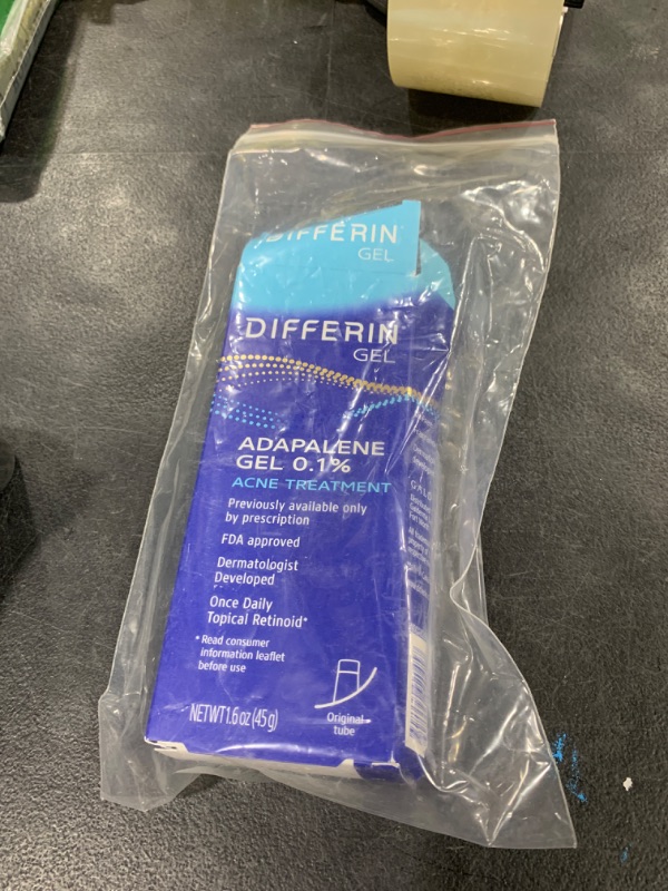 Photo 1 of Differin Acne Treatment Gel, 180 Day Supply, Retinoid Treatment for Face with 0.1% Adapalene, Gentle Skin Care for Acne Prone Sensitive Skin, 45g Tube, Pack of 2 (Packaging May Vary)
