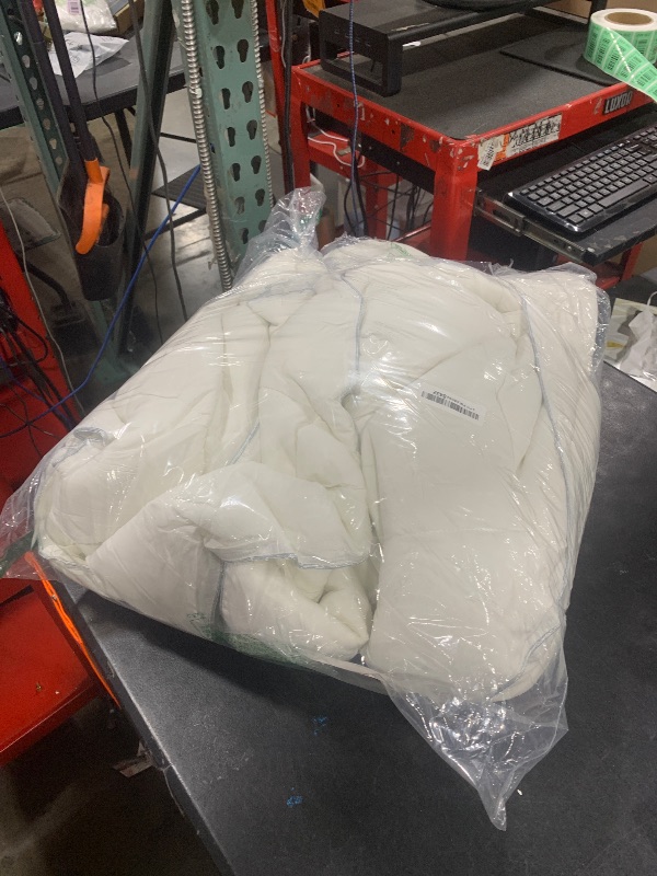 Photo 1 of Bamtek 100% Viscose Derived from Bamboo Comforter, Cooling Comforter, Duvet Insert, Breathable, Extra Fluffy, Lightweight Comforters, Queen Size
