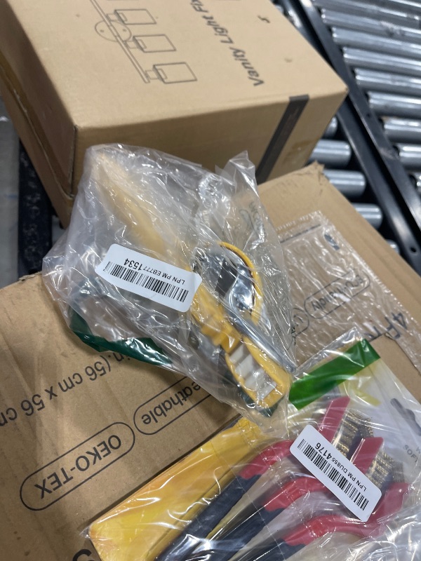 Photo 1 of Chef'n Freshforce Citrus Juicer (Lemon), 10.25 long