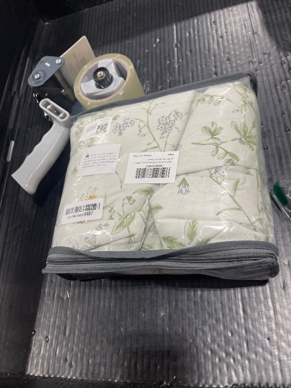 Photo 1 of Nayoroom Floral Duvet Cover Queen Size 100% Cotton Reversible Green Botanical Leaf Printd on White Comforter Cover 3 Pieces Soft Breathable Spring Cottagecore Bedding Set with Zipper Closure