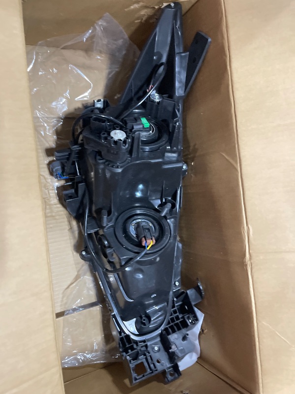 Photo 1 of Huray Halogen Headlight Assembly for Mazda 3 2014 2015 2016 LH Projector Headlamp w/Bulbs OE Factory Replacement for MA2502144 Left Driver Side