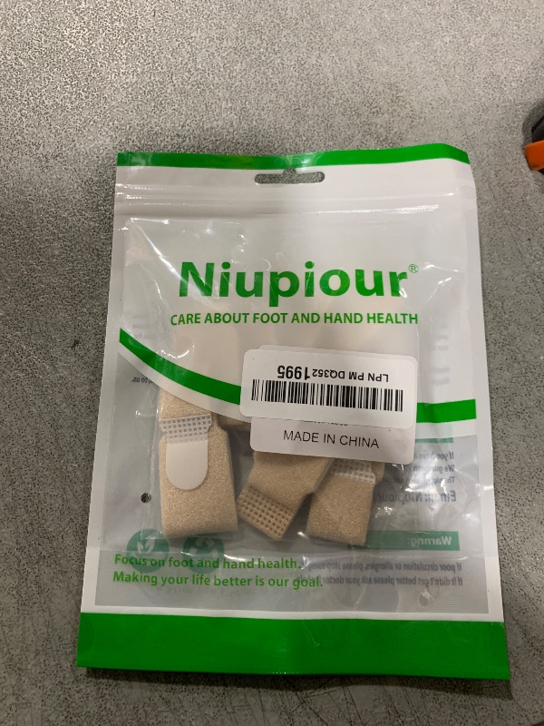 Photo 1 of Niupiour Fabric Hammer Toe Wraps, 8 Pack of Toe Bandages Protectors, Toe Corrector for Overlapping Toes, Toe Splints for Crooked Toes, Curled Toes, Bent Toes and Broken Toes
