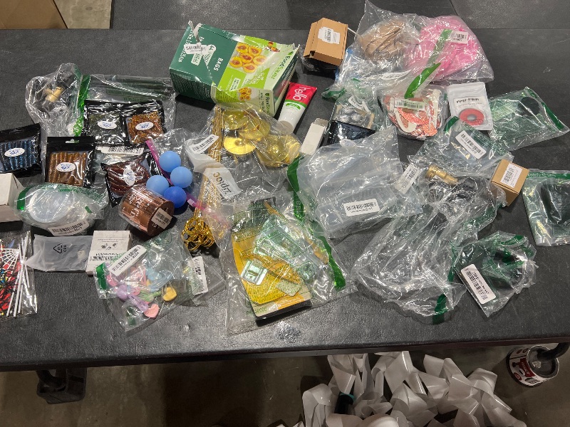 Photo 1 of bag of mixed items 