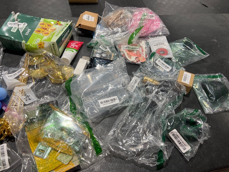 Photo 1 of bag of mixed items 