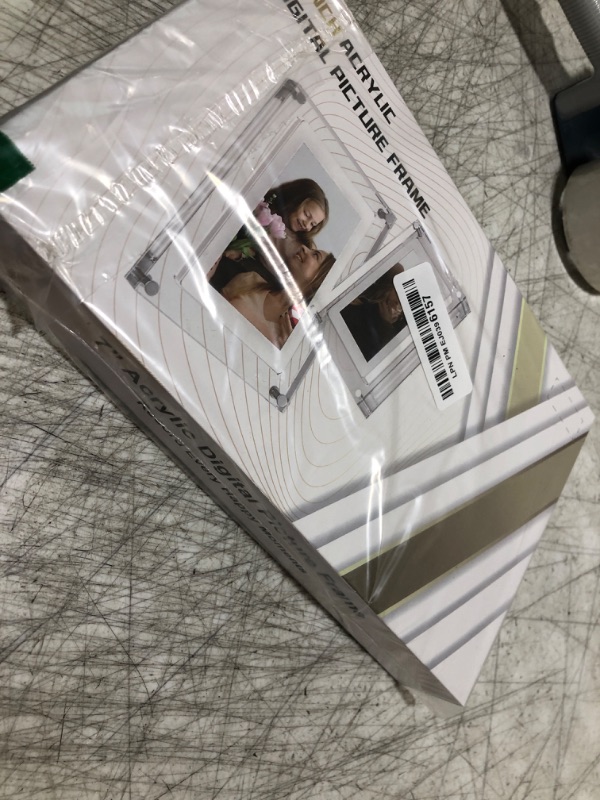 Photo 1 of 7-inch Digital Picture Frame,Acrylic Video Frame with Auto Rotate Playback, 2GB Internal Memory and 1500mAh Battery, Supports 1024 * 600 Resolution, Ideal Desktop Decorations