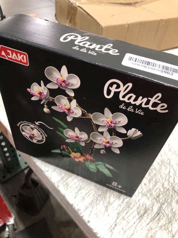 Photo 1 of louyebh Orchid Flowers Bouquet Building Set - Botanical Collection Artificial Plant Orchid Bonsai for Adult Valentine's Day Mother's Days Anniversary Birthday Compatible with Lego Flowers (581pcs)