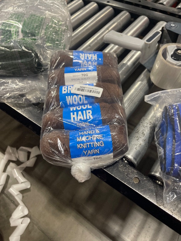 Photo 1 of Brazilian Wool Hair Yarn for Braids 100% Brazilian Wool Hair Acrylic Yarn for African Braids/Spring Twist/Faux Locs/Wraps with Crochet Hook(8 Roll, Red Brown)