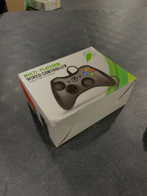 Photo 1 of multiplatform wired controller 