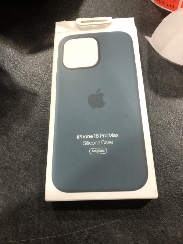 Photo 1 of Apple iPhone 16 Pro Max Silicone Case with MagSafe and Camera Control - Lake Green ???????