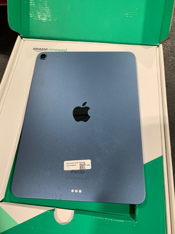 Photo 1 of 2022 Apple iPad Air 5th Gen. (10.9 inch, Wi-Fi, 64GB) Blue (Renewed Premium)
