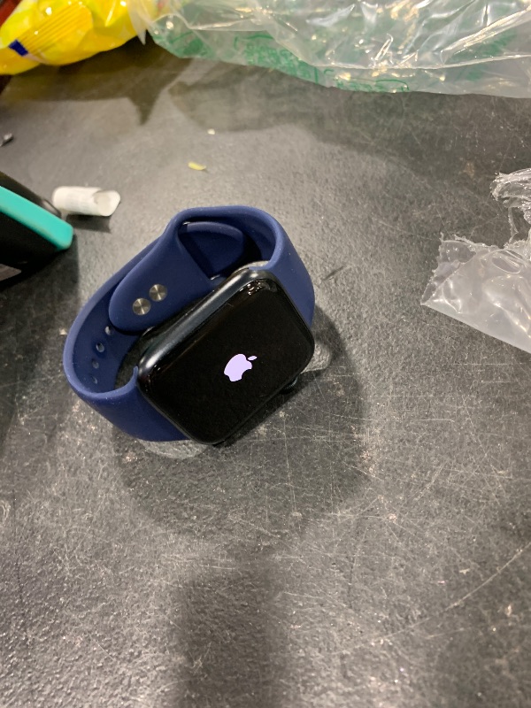 Photo 1 of Apple Watch SE (2nd Gen) (GPS + Cellular