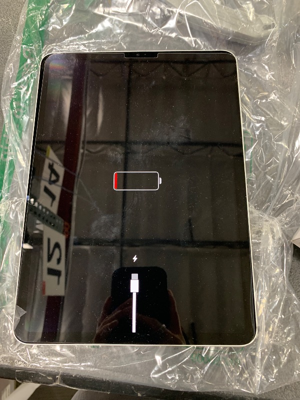 Photo 1 of 2022 Apple iPad Pro (11-inch, Wi-Fi, 256GB) - Silver (Renewed)