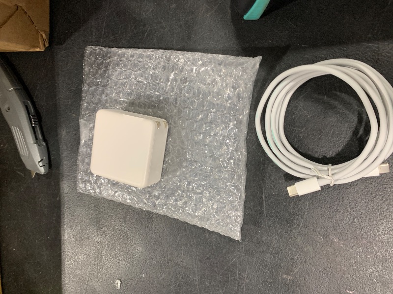 Photo 1 of Late 2020 Apple MacBook Air with Apple M1 Chip (13.3 inch, 8GB RAM, 256GB SSD) Space Gray (Renewed Premium)