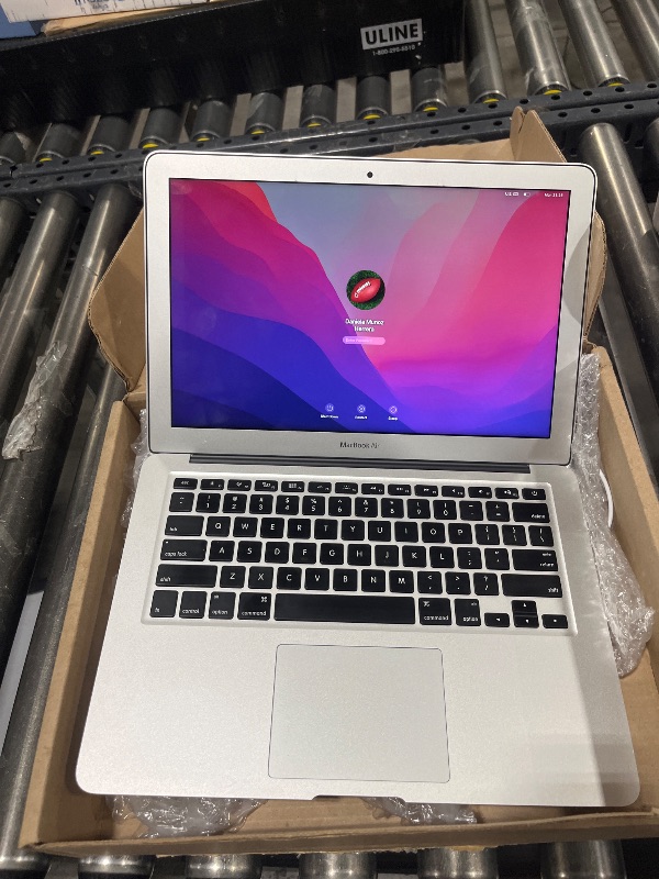Photo 1 of Apple MacBook Air MJVE2LL/A 13-inch Laptop (1.6GHz Core i5,8GB RAM,128GB SSD) ---  ***USER LOCKED***
