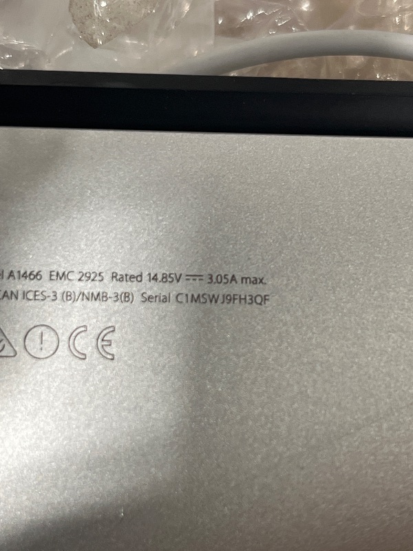 Photo 1 of Apple MacBook Air MJVE2LL/A 13-inch Laptop (1.6GHz Core i5,8GB RAM,128GB SSD) ---  ***USER LOCKED***