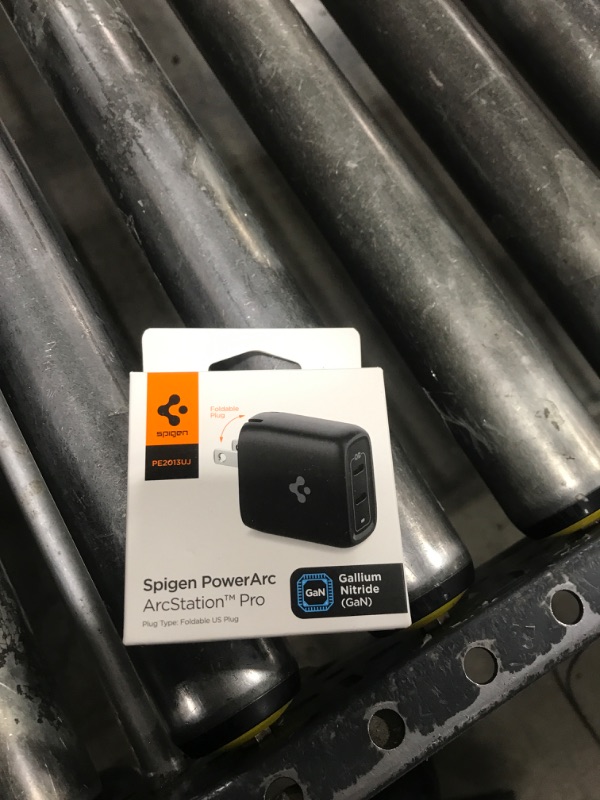 Photo 1 of USB C Wall Charger, Spigen 40W Dual USB C Charger [GaN Fast] 30W Max Each, Foldable Fast Charger for iPhone 15 Pro Max Plus 14 13 Mini 12 SE iPad Pro M4 Air M2 MacBook Air Galaxy Z Fold Flip 5 S24 8a