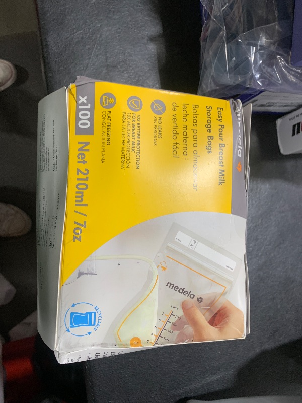 Photo 1 of Medela Easy Pour Breastmilk Storage Bags 100 Count 7oz/210ml Disposable, Leakproof, Fast Freeze, Breast Milk Protection Recyclable & BPA Free