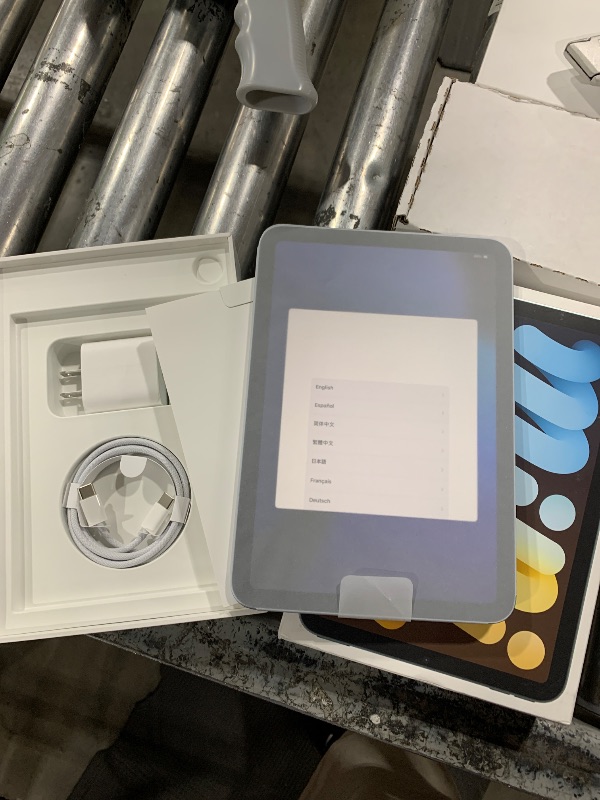 Photo 1 of Apple iPad mini (A17 Pro): Apple Intelligence, 8.3-inch Liquid Retina Display, 128GB, Wi-Fi 6E, 12MP Front/12MP Back Camera, Touch ID, All-Day Battery Life — Blue