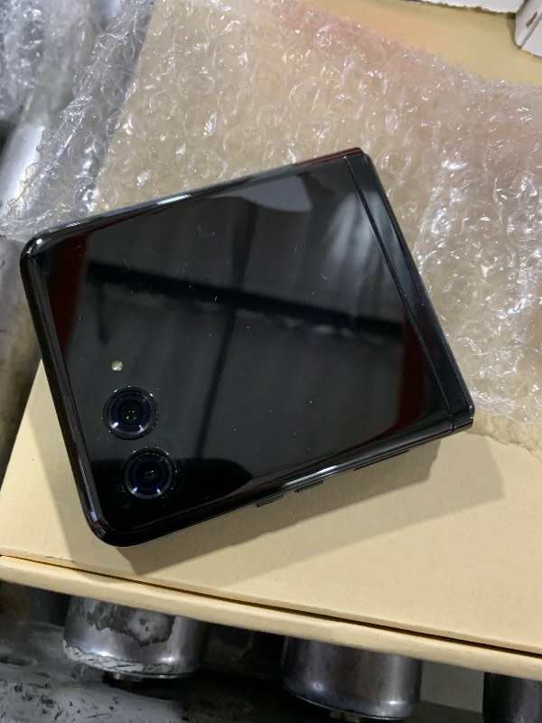 Photo 1 of Moto Razr+ 5G 2023 (256GB, 8GB) 6.9" Foldable AMOLED, Snapdragon 8+ Gen 1, US 5G / Global 4G LTE (AT&T Unlocked for T-Mobile, Metro, Verizon) XT2321-5 (Black) (Renewed)