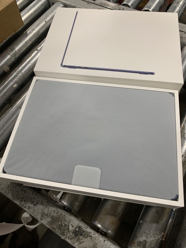 Photo 1 of Apple 2025 MacBook Air 13-inch Laptop with M4 chip: Built for Apple Intelligence, 13.6-inch Liquid Retina Display, 16GB Unified Memory, 256GB SSD Storage, 12MP Center Stage Camera, Touch ID; Midnight