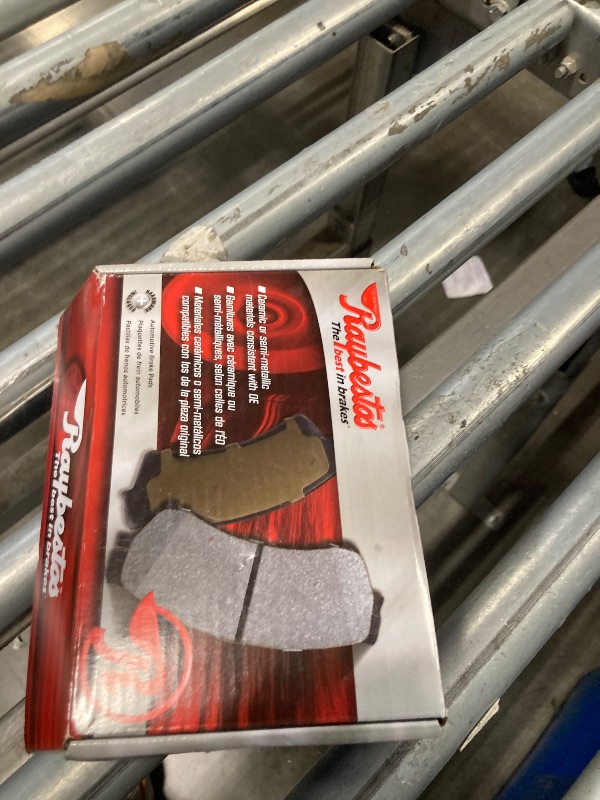 Photo 1 of Raybestos MGD1114CH Reliant Brake Pad Set