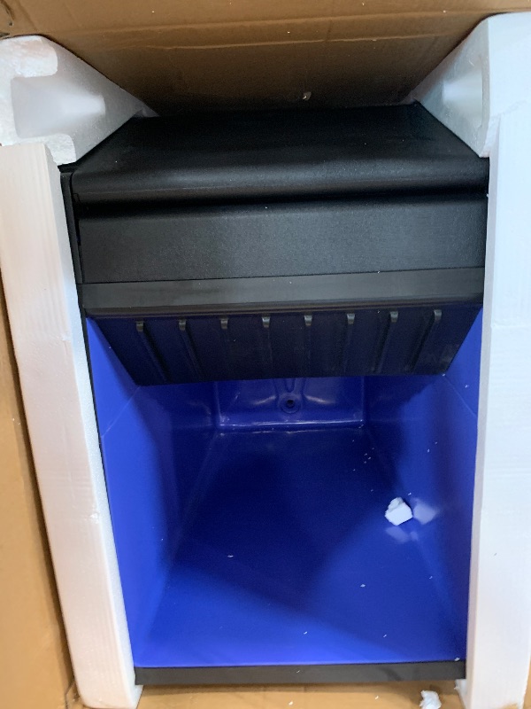 Photo 1 of VEVOR Commercial Ice Maker Storage Bin, 250LBS Capacity Ice Bin, Stainless Steel Ice Storage Bin with Filter and Adjustable Anti-Slip Rubber Feet, Suitable for Restaurant Hotel and Beverage Shops [Similar]