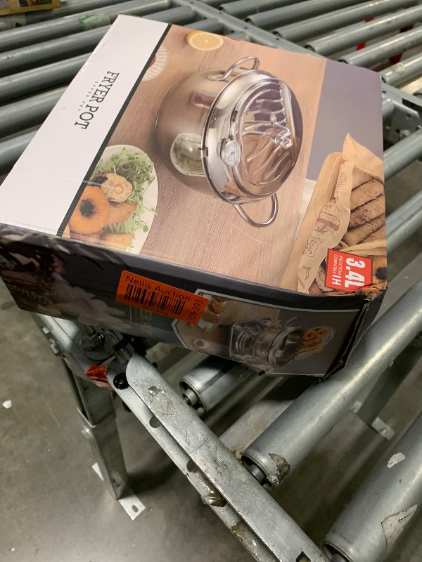 Photo 1 of cuomaop Deep Fryer Pot, 304 Stainless Steel Japanese Frying Pot with Oil Drain, Temperature Control and Lid, Tempura Deep Fryer Pot for Kitchen Stove/Induction Cooker French Fries Fryer Chicken 9.4"