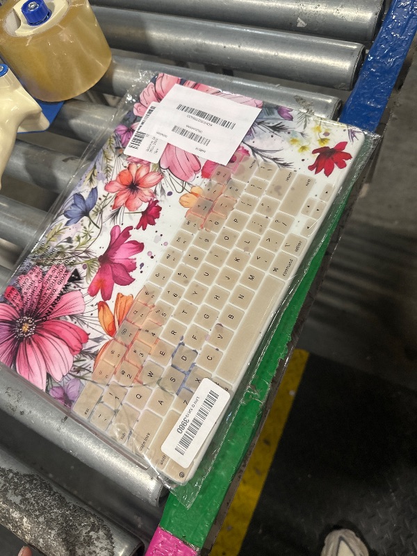Photo 1 of Mektron Designed for 2025/2024/2023 MacBook Air 15 INCH M4 A3241 /M3 A3114 /M2 A2941 Case, Printed Plastic Hard Shell Cover with 15.3" Liquid Retina Display Touch ID, Colorful Floral