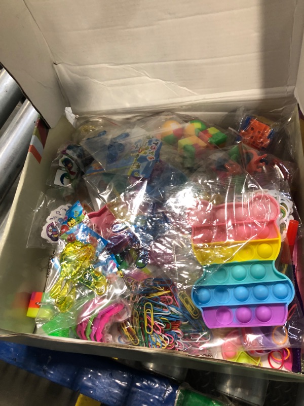 Photo 1 of 1000pcs Party Favors Goodie Bags for Kids, Fidget Toys Pack, Stocking Pinata Stuffers, Birthday Gifts, Classroom Prize, Treasure Box, Carnival Prizes, Easter Eggs Fillers