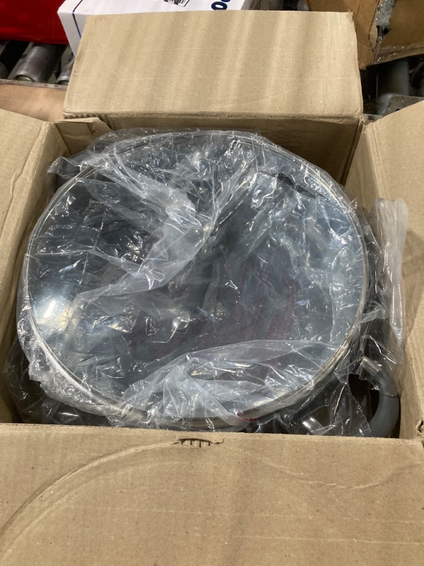 Photo 1 of Circulon 83908 Radiance Hard Anodized Nonstick Stock Pot/Stockpot with Lid - 7.5 Quart, Gray