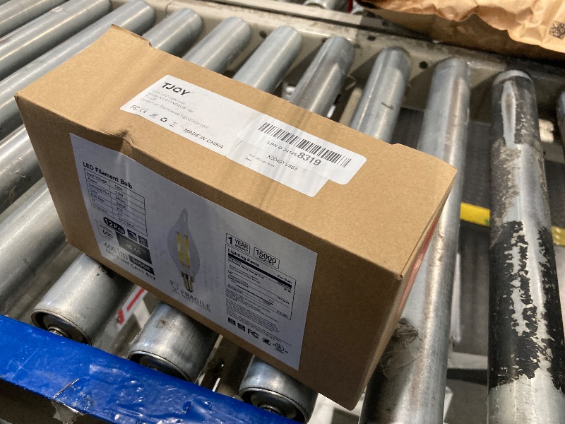 Photo 1 of TJOY LED Candelabra Bulb Dimmable, 60W Equivalent LED Chandelier Light Bulbs, 5.5W 5000k Daylight 600LM CA11 Flame Tip Vintage Filament Candle Light with Decorative E12 Candelabra Base, 12 Pack