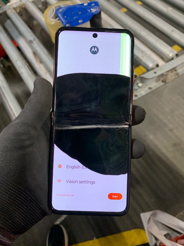 Photo 1 of **BROKEN SCREEN, FOR SPARE PARTS**Motorola razr | 2024 | Unlocked | Made for US 8/256GB | 50MP Camera | Spritz Orange