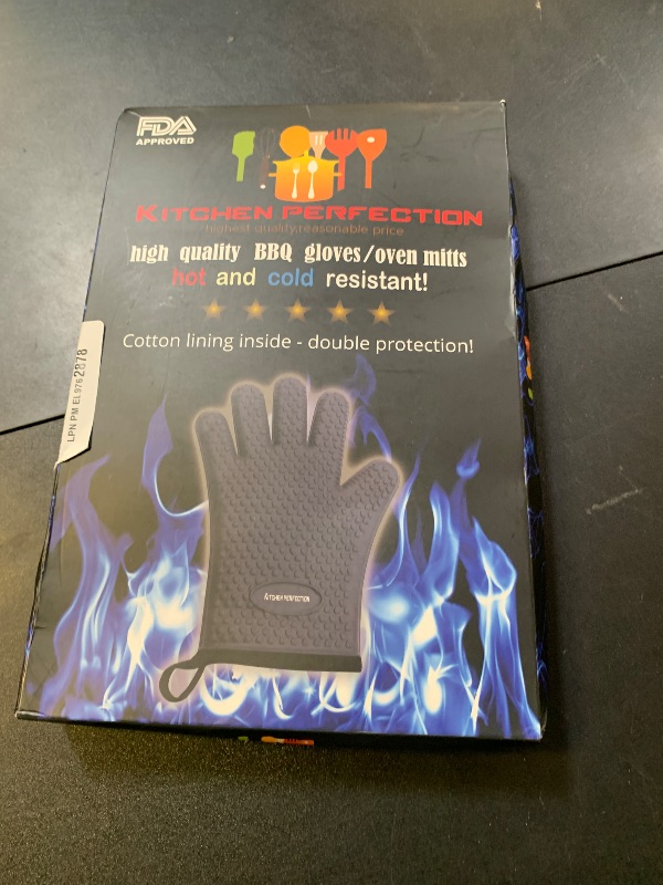Photo 1 of KITCHEN PERFECTION Silicone Smoker Oven Gloves-Extreme Heat Resistant BBQ Gloves-Handle Hot Food Right on Your Grill Fryer & Pit|Waterproof Grilling Cooking Baking Mitts|Superior Value Set +3 Bonuses