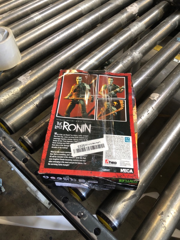 Photo 1 of NECA Teenage Mutant Ninja Turtles (The Last Ronin) - 1:7 Scale Collectible Action Figure, Ultimate Casey Jones