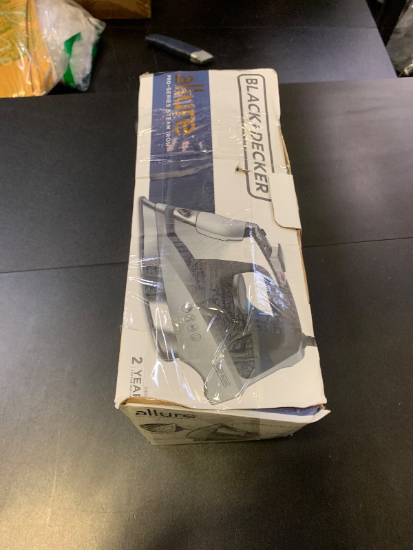 Photo 1 of BLACK+DECKER D3030 Iron, Blue