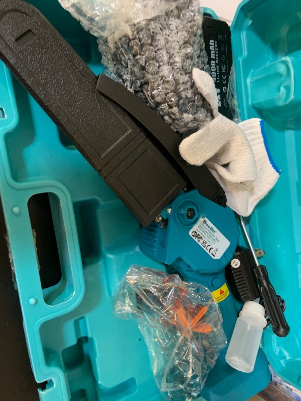 Photo 1 of Seesii Mini Chainsaw 8-inch, Mini Chainsaw Cordless Tool Set, Battery Chainsaw with 2x 4.0Ah Batteries, Handheld Electric Power Chain Saw with Oiler, Safety Lock for Tree Trimming,Wood Cutting