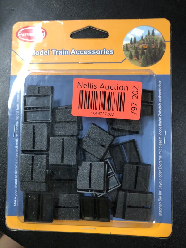 Photo 1 of Evemodel Model Square Bases with Slot Plastic Black for Wargame Tabletop (25 * 25mm with slot-40pcs)
