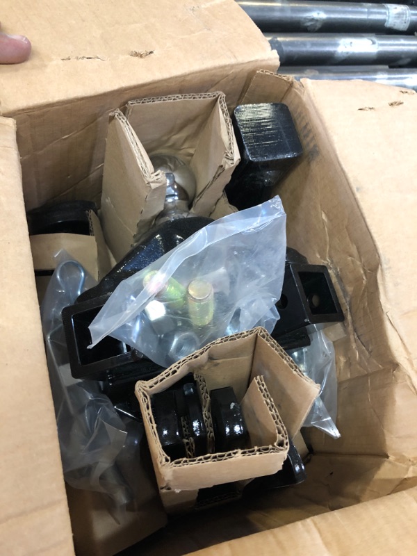 Photo 1 of ACCESSORIZE ONLY******Equal-i-zer 4-point Sway Control Hitch, 90-00-1069, 10,000 Lbs Trailer Weight Rating, 1,000 Lbs Tongue Weight Rating, Weight Distribution Kit Includes Standard Hitch Shank and 2-5/16" Ball