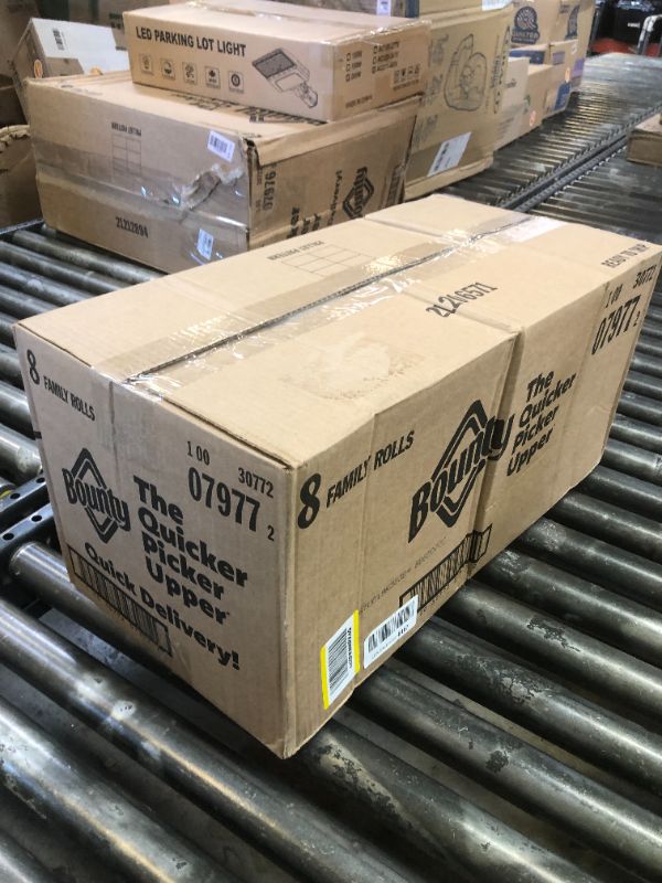 Photo 1 of Bounty Quick Size Paper Towels, White, 8 Family Rolls = 20 Regular Rolls