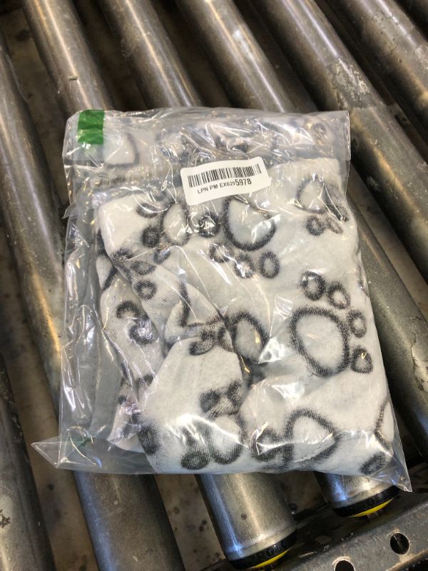 Photo 1 of Luciphia Premium Soft Dog Blanket for Small Medium Large Dogs Washable 300GSM Fluffy Warm Fleece Puppy Cat Paw Print Pet Flannel Grey Paw M(30"x20")