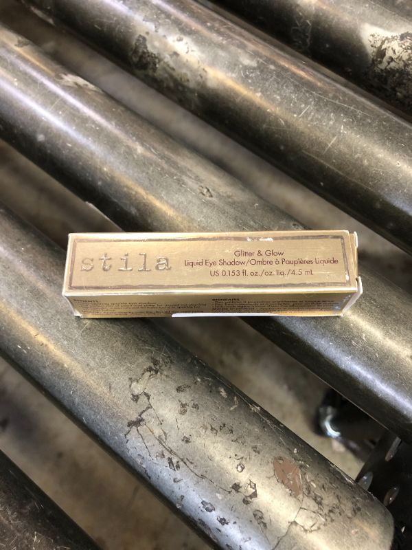 Photo 1 of Stila Magnificent Metals Glitter And Glow Liquid Eye Shadow