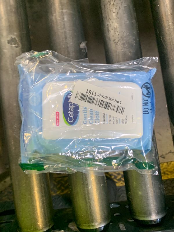 Photo 1 of Cetaphil Face and Body Wipes, Gentle Skin Cleansing Cloths, 25 Count (Pack of 3), for Dry, Sensitive Skin, Flip Top Closure, Great for the Gym, Travel, in the Car, Hypoallergenic, Fragrance Free