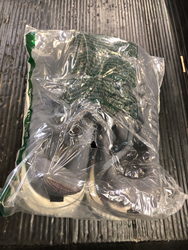 Photo 1 of 10.5 Running shoe 