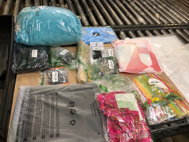 Photo 1 of MISC BAG LOT *FINAL SALE*