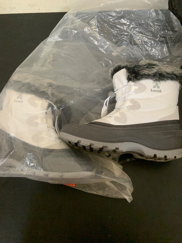 Photo 1 of Womens Kamik Snow Boots - White/Gray - Sz 7