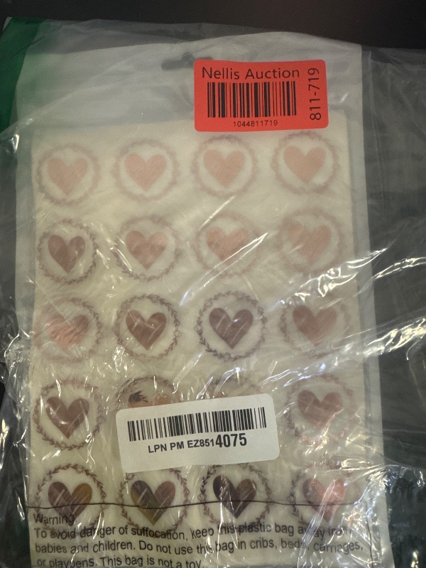 Photo 1 of Zonon 500 Pieces Clear Heart Envelope Seals, Wedding Heart Stickers, Love Stickers 1.26 Inch Round Sealing Sticker for Wedding Invitation Card Bridal Shower Back to School Party Favor(Rose Gold)