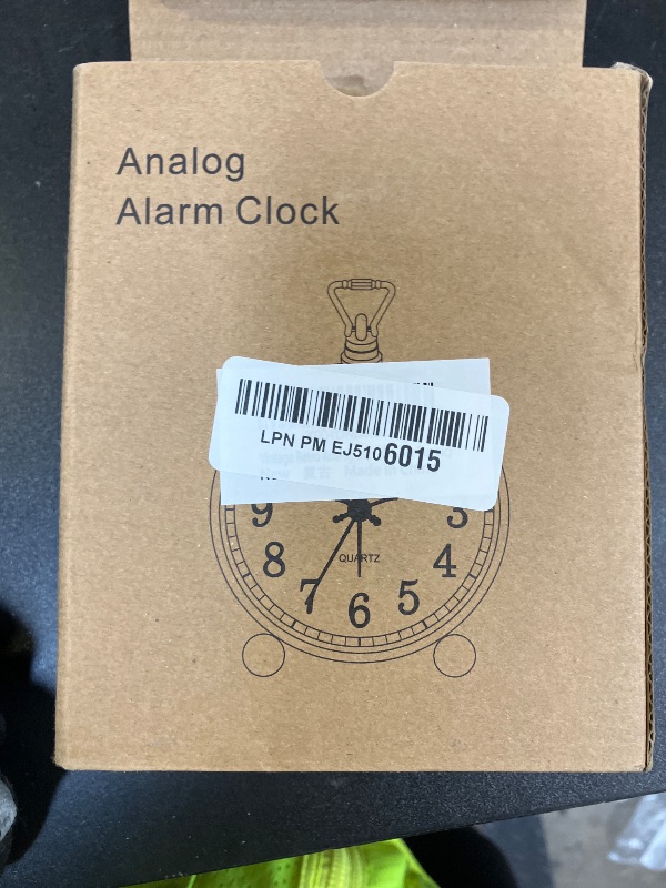 Photo 1 of Vintage Retro Analog Alarm Clock, 4 inch Super Silent Non Ticking Small Clock with Night Light, Battery Operated, Simply Design, for Living Room, Bedroom, Bedside, Desk, Gift Clock (Arabic)