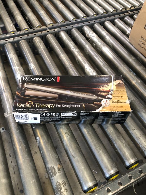 Photo 1 of REMINGTON Haarglätter S8590 Keratin Therapy