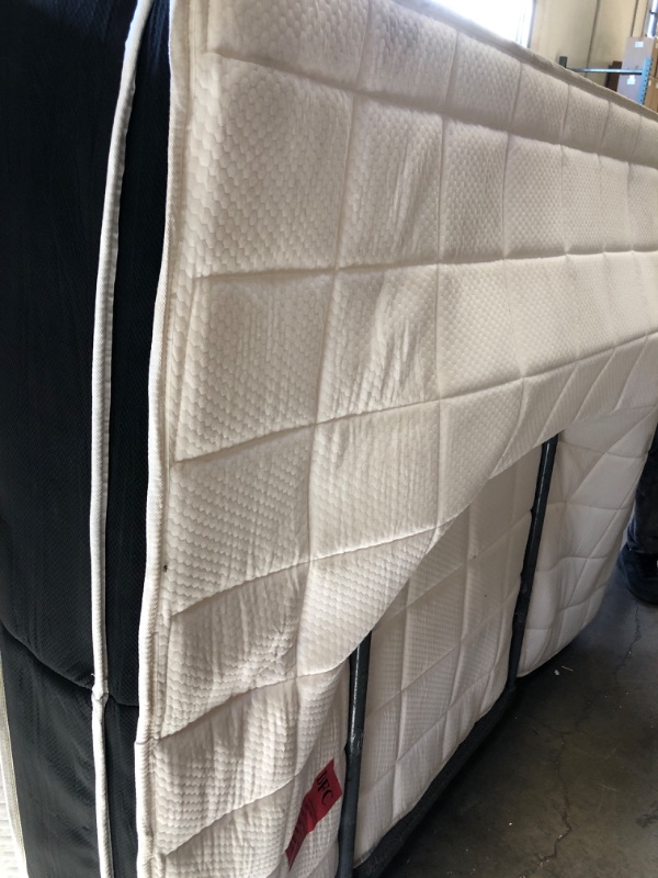 Photo 1 of NEED CLEANING*****Ayeawo Firm Queen Mattress, 12 Inch Gel Memory Foam Hybrid Mattress Queen Size with Pocket Springs, Pressure Relief & Motion Isolation, Upgraded Support Bed in a Box, 365-Night Trial, CertiPUR-US