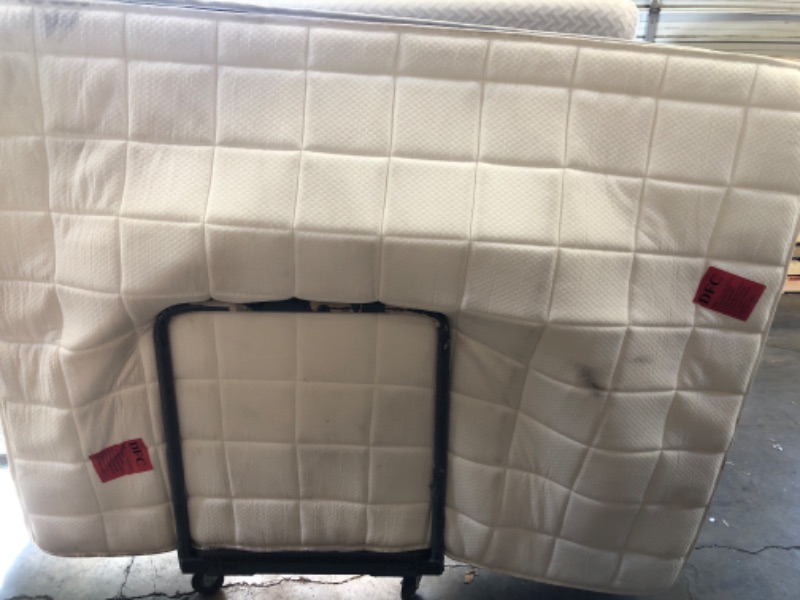 Photo 1 of NEED CLEANING*****Ayeawo Firm Queen Mattress, 12 Inch Gel Memory Foam Hybrid Mattress Queen Size with Pocket Springs, Pressure Relief & Motion Isolation, Upgraded Support Bed in a Box, 365-Night Trial, CertiPUR-US